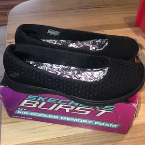 Sketchers in Black w Memory Foam size 11